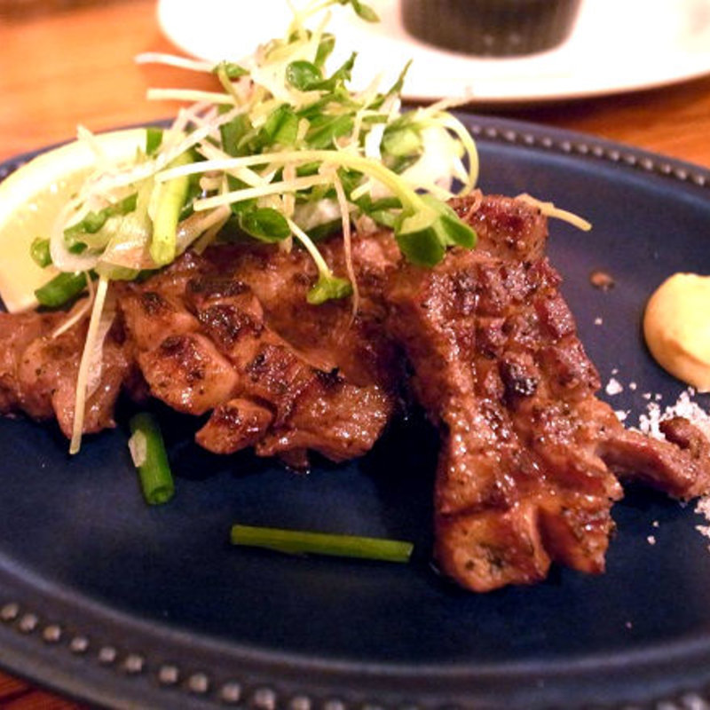 厚切り牛タン炭火焼き(やきとんひなた 板橋店)