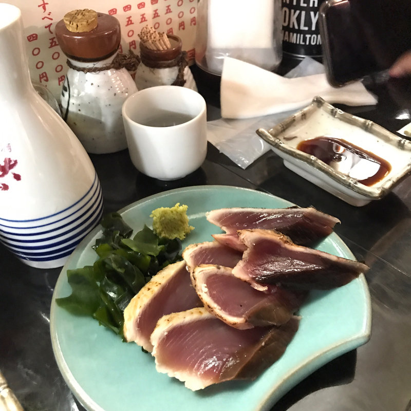 鰹のたたき(立ち飲み屋 喜楽)