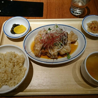 週替わりランチ（油淋鶏定食）(KAITEKI CAFE)