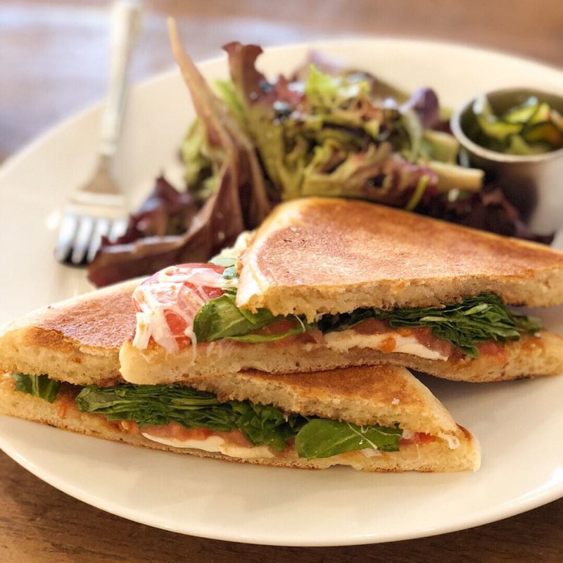 サンドイッチ(モーニング グラス コーヒー プラスカフェ)