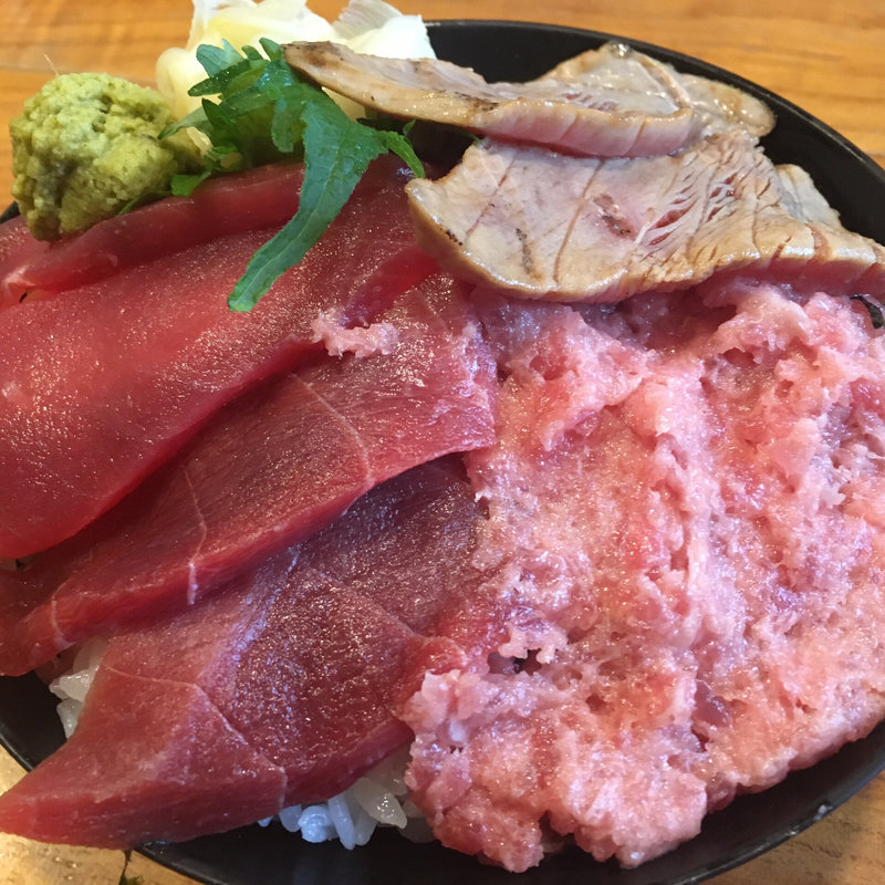 まぐろ4色丼(海鮮居酒屋 山傳丸 砂町銀座店 （やまでんまる）)