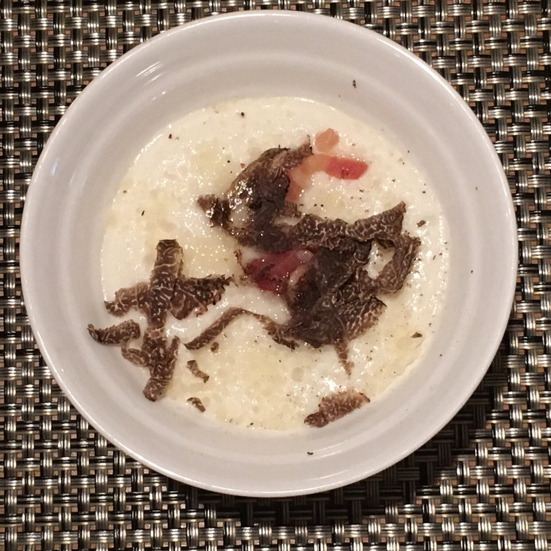 温泉卵とエスプーマトリュフの芳香(ブラッスリー ハルナ （HARUNA brasserie）)