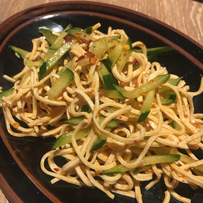 細切りほし豆腐の和え物(中国雲南省過橋米線専門店 万宝米線)