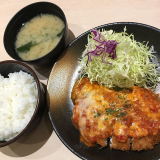 チーズトマト ロースカツ定食(松のや 明石店)