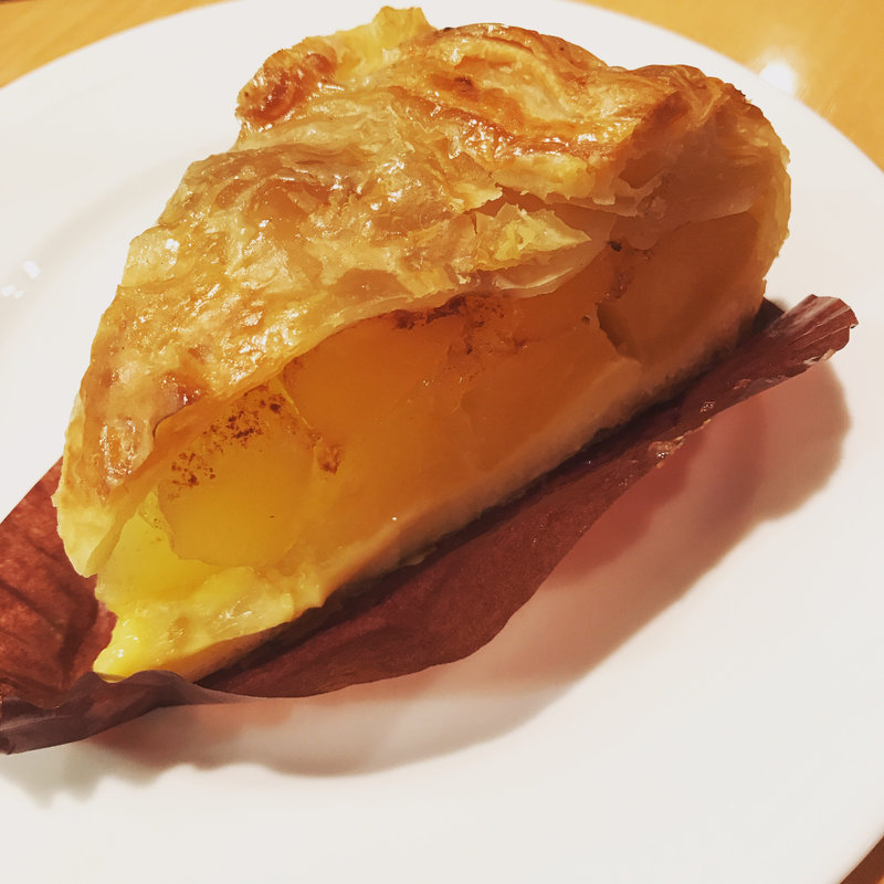 国産りんごのアップルパイ(エクセルシオール カフェ ヤエチカ店)