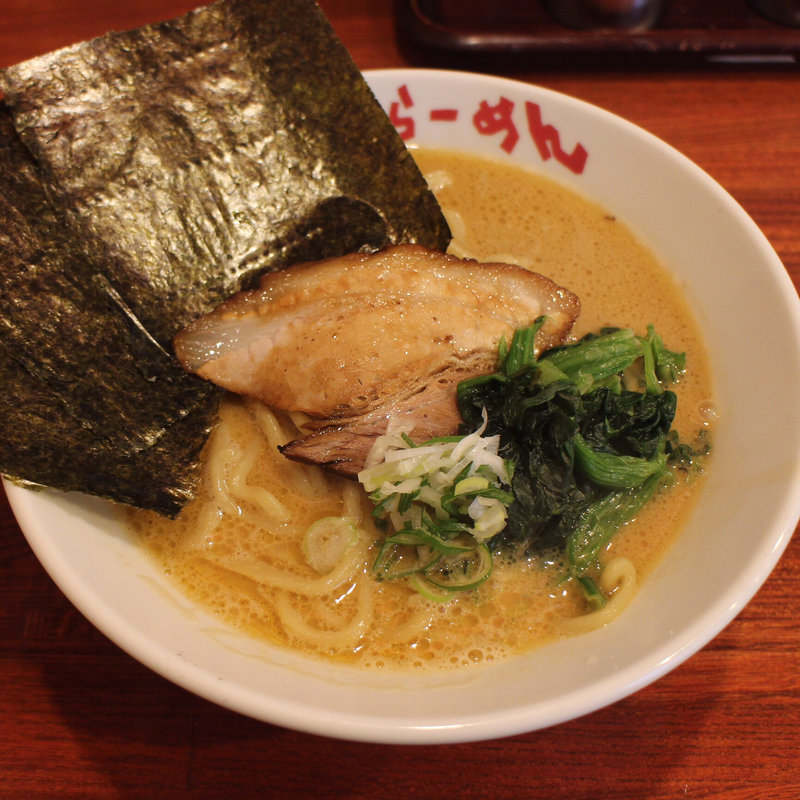 豚骨醤油らーめん(日の出らーめん 北海道本店)