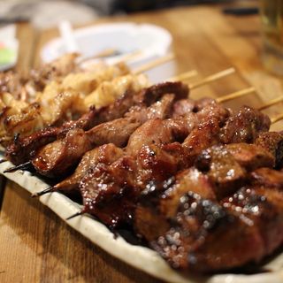 やきとん10本盛り合わせ（タレ）(もつ焼酒場 豚坊)