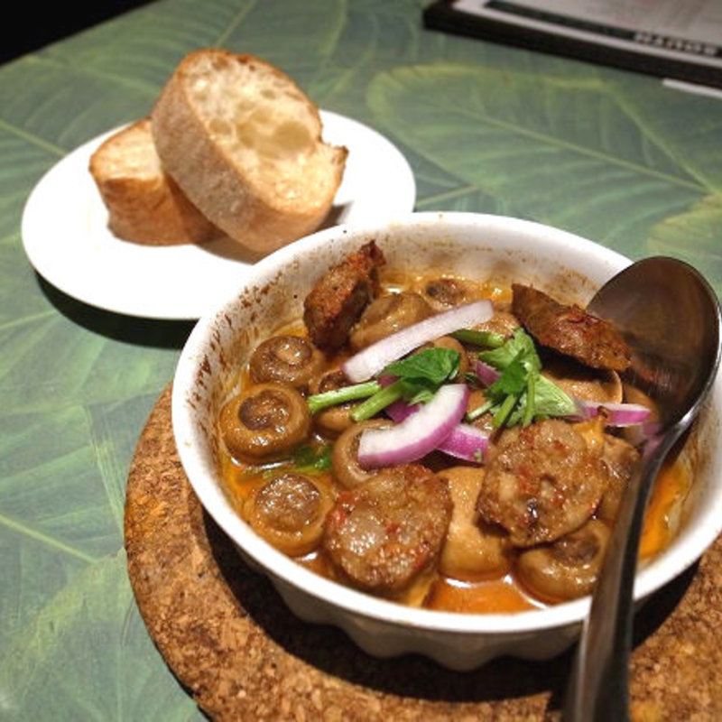 ゴア・ソーセージとマッシュルームのオーブン焼き(エリックサウス 東京ガーデンテラス店 )