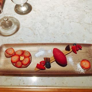 レインドロップ赤い果実とマロンクリーム カシスシャーベット(Dining&Bar TABLE9TOKYO)