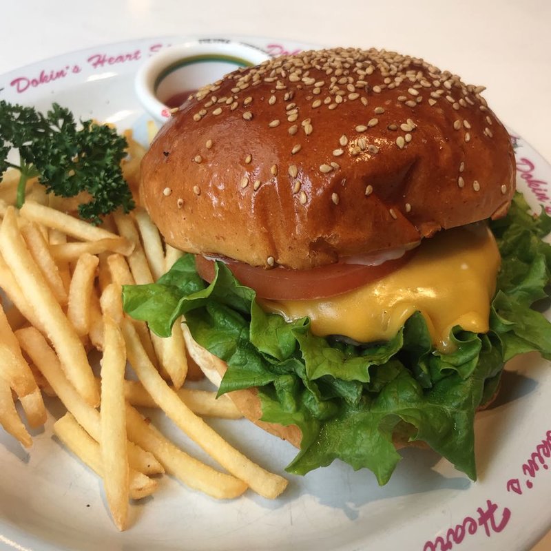 ドキンズバーガー(ドキンズ ハート シェイプ カフェ （Dokins Heart Shape cafe）)