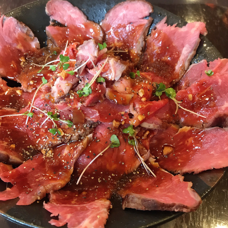 レアステーキ丼(ミート ヒバチ )