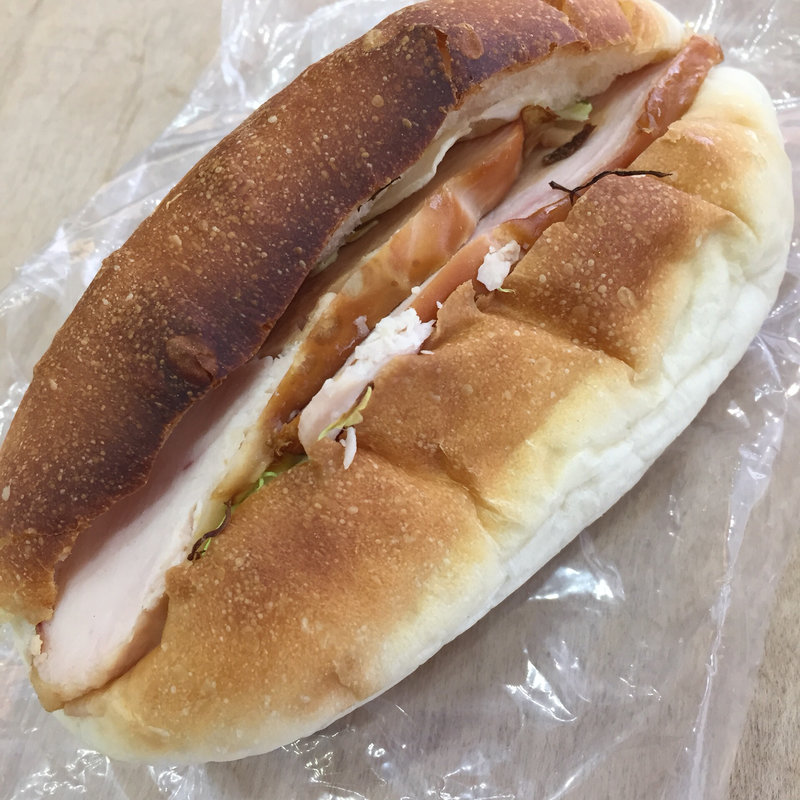 スモークチキン(パン屋 P-BOX)