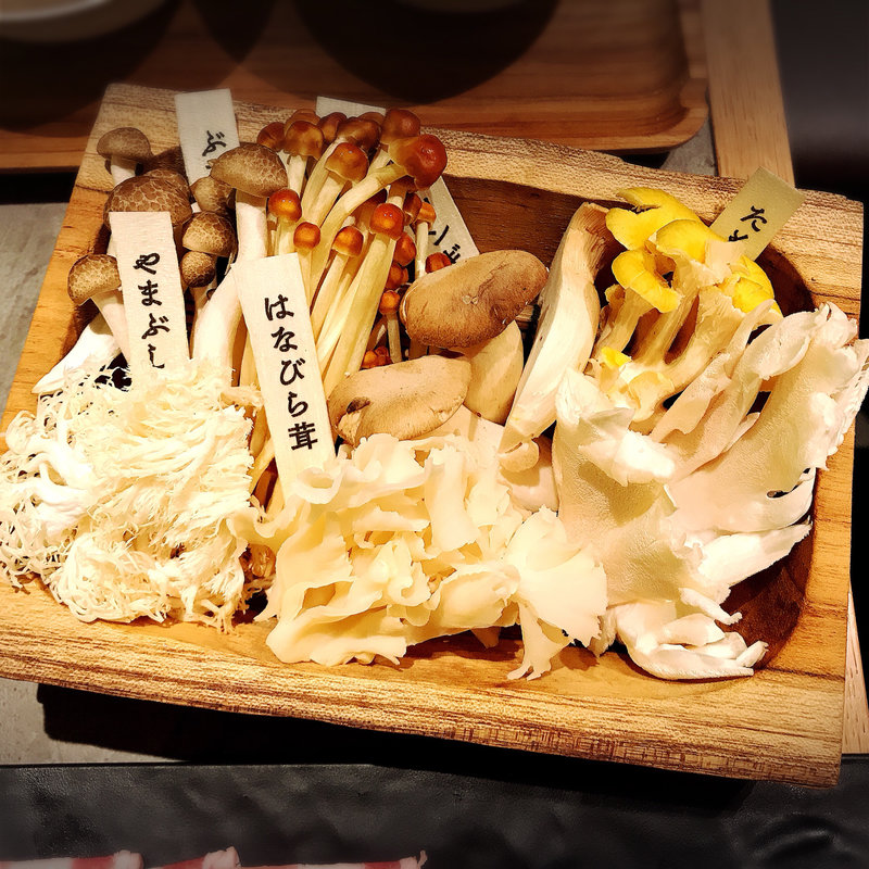 薬膳コラーゲン出汁(しゃぶしゃぶ れたす 中目黒本店)