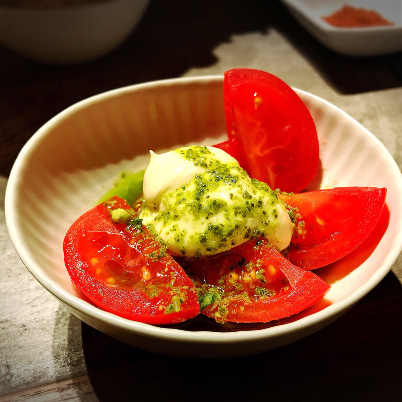 アイコトマトのカプレーゼ(しゃぶしゃぶ れたす 中目黒本店)