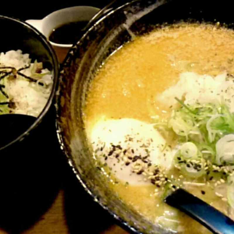 温玉味噌ラーメン(らーめん獅子王)