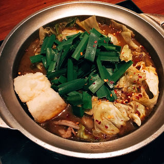 赤目黒鍋(黒マー油+辛味噌)(もつ処 煌梨 目黒店)