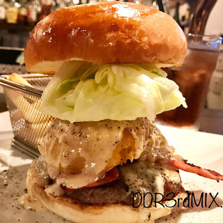B.B.B(シェイクツリー バーガー＆バー （shake tree burger&bar）)