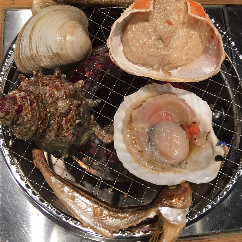 大あさり、帆立、サザエ、蟹味噌(大曽根魚貝センター 浜焼商店)