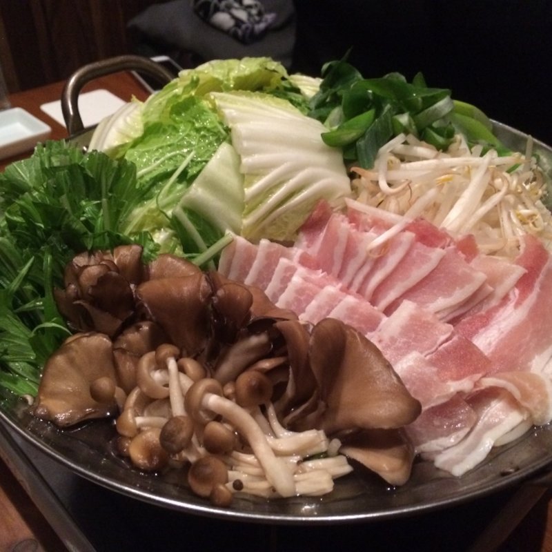  豚肉が引き立つ◎日本酒をふんだんに使った旨みたっぷり美酒鍋(日本酒ビストロ　蔵バル 梅田店 （【旧店名】うまい魚と日本酒 とっくり梅田 お初天神店）)