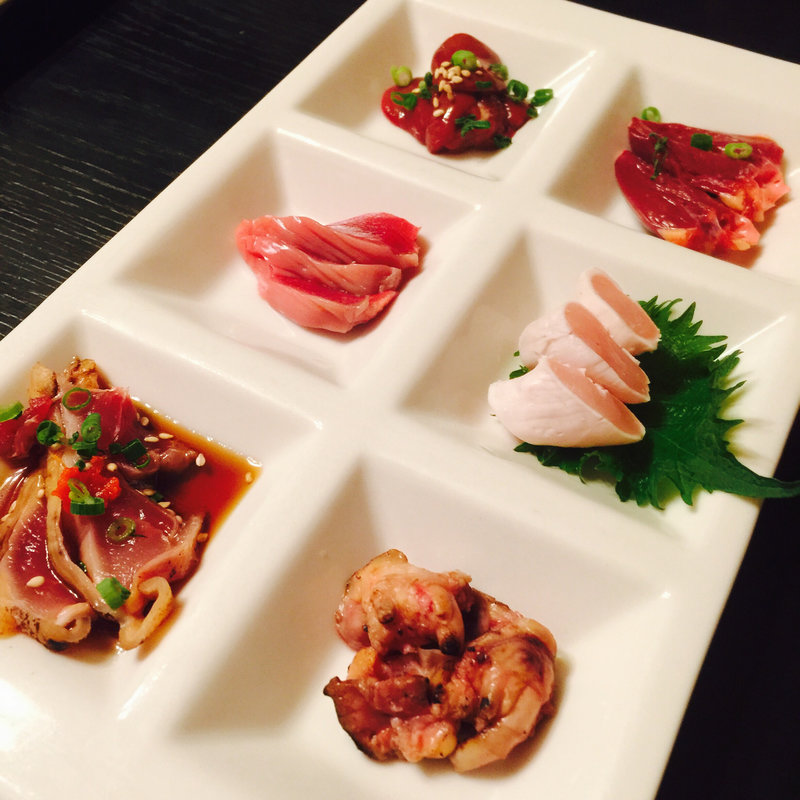 鳥刺し盛合せ(鳥のぶ)