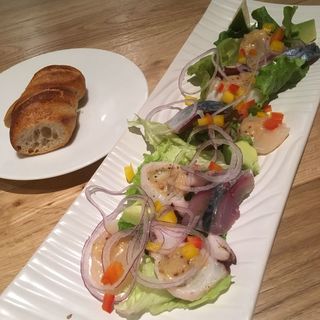 近海旬の魚のカルパッチョ(La Soeul AUX BACCHANALES 天神店)