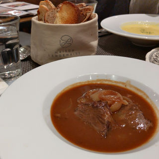 牛肉の赤ワイン煮(メゾン ランドゥメンヌ トーキョー （Maison Landemaine Tokyo）)
