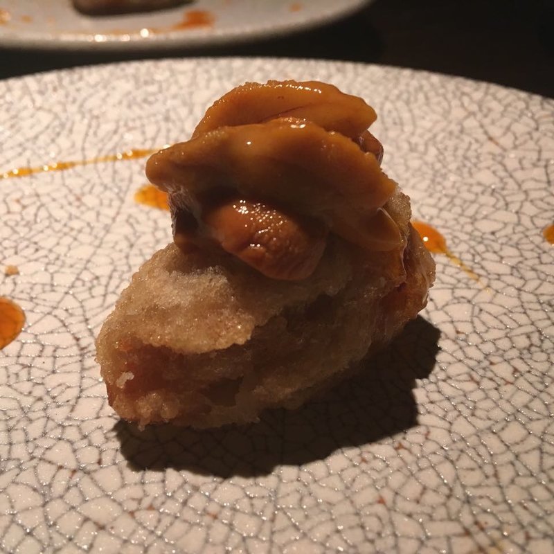 海老芋と雲丹(会員制居酒屋 ITUMO イツモ)