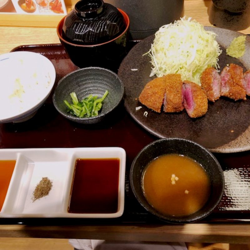 厚切り牛カツ膳(牛カツ京都勝牛 横浜ポルタ店)