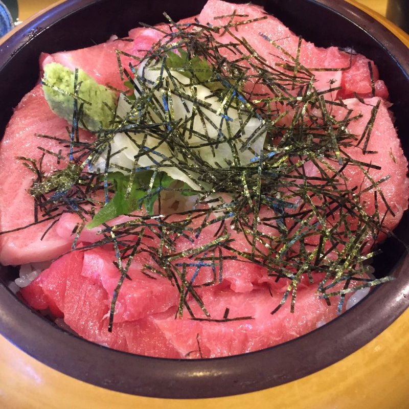 中トロ丼(鮨蔵)