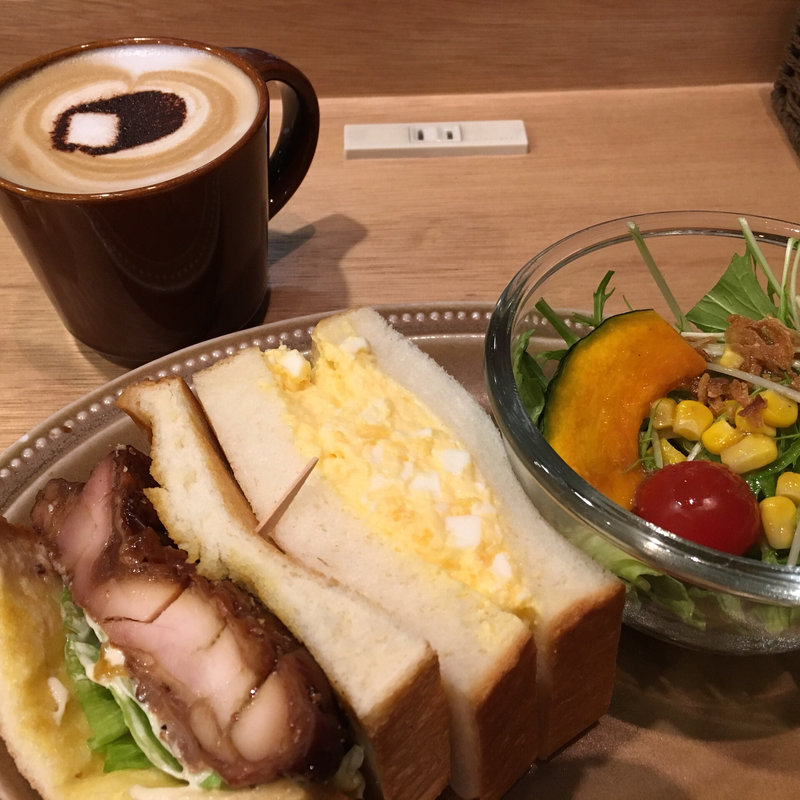 Bread Meal Set(2種類のサンドイッチ+サラダ+お好きなドリンク)(パン屋むつか堂カフェ アミュプラザ博多店)