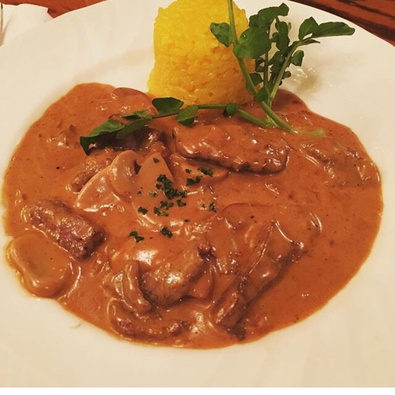 ビーフストロガノフ(サントリーラウンジイーグル)