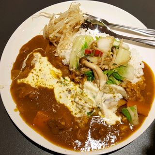 牛すじ野菜チーズトッピング(欧風カリーＭ)