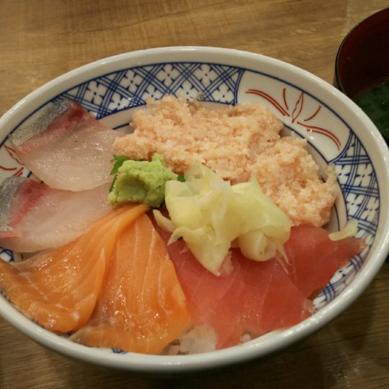 磯丸の四色丼(磯丸水産 川崎駅前店)