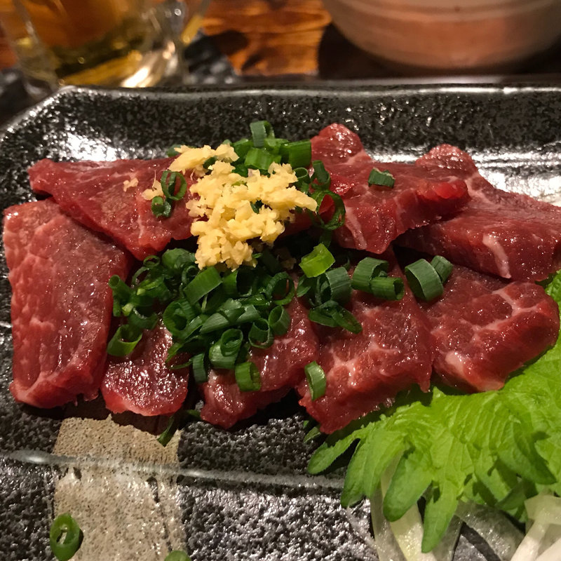 熊本直送馬刺し(もつ料理 かわ乃 博多店)