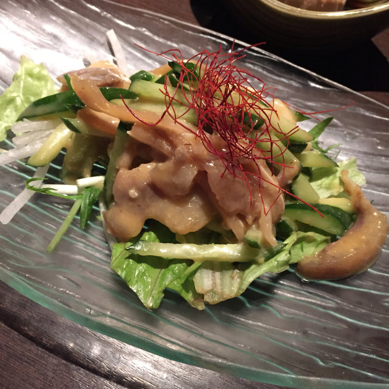 島豚ミミガーときゅうりのからし酢みそ和え(奄美のゆらい処 語久庵)