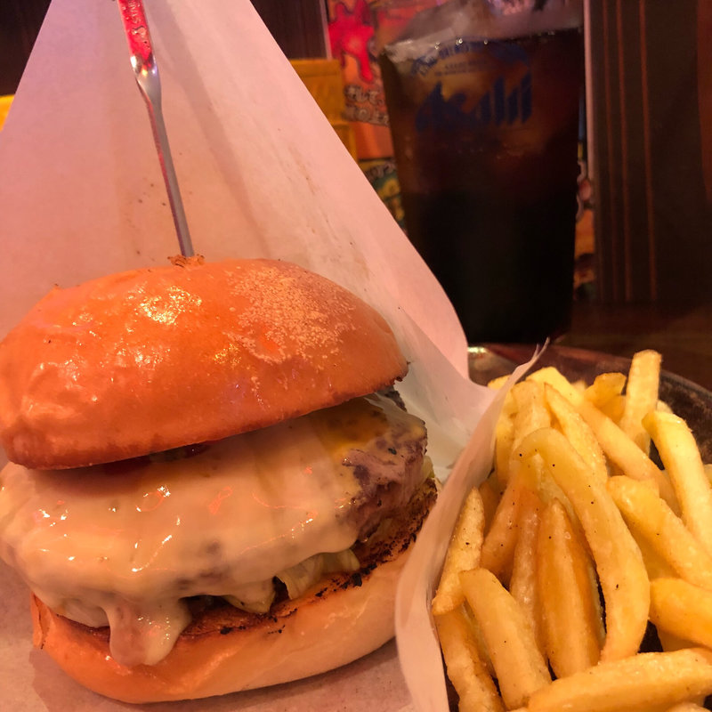 ハンバーガーランチ C.チーズバーガー(B.H BURGER ビッグハッピーバーガー)