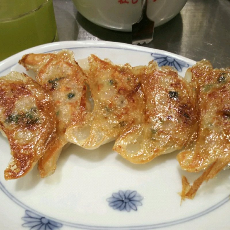 半餃子(大砲ラーメン KITTE博多店)