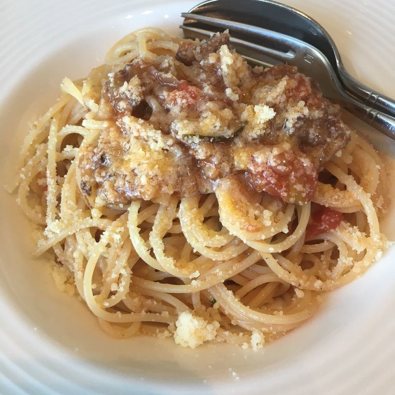 牛肉とレンコンのトマトソース スパゲッティーニ(オーシャンカシータ)