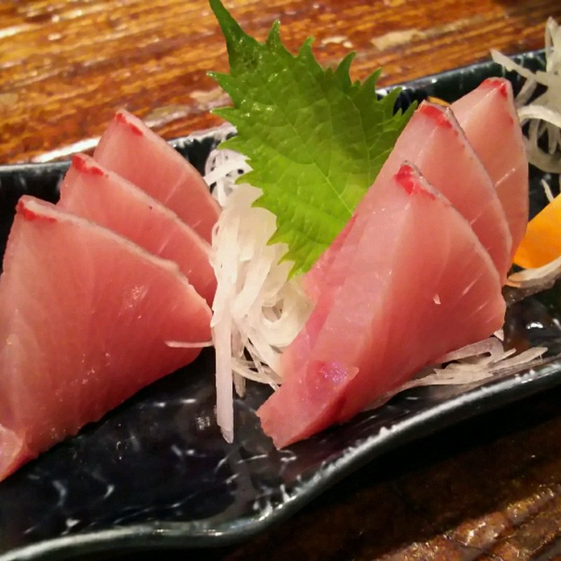 寒ブリ刺身(魚店亜紗 （うおだなあさ）)