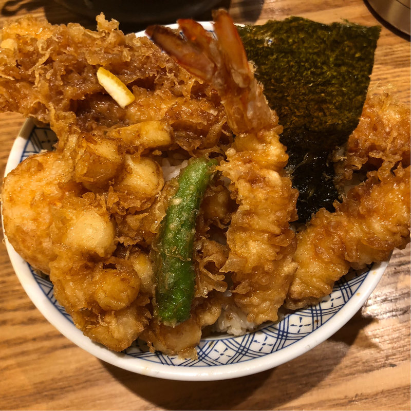 大手町で見つけた、和の雰囲気溢れる天ぷら店で季節の味覚を楽しもう！