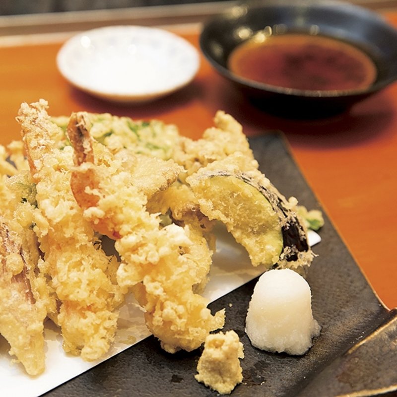 天ぷらの盛り合わせ(魚竹)