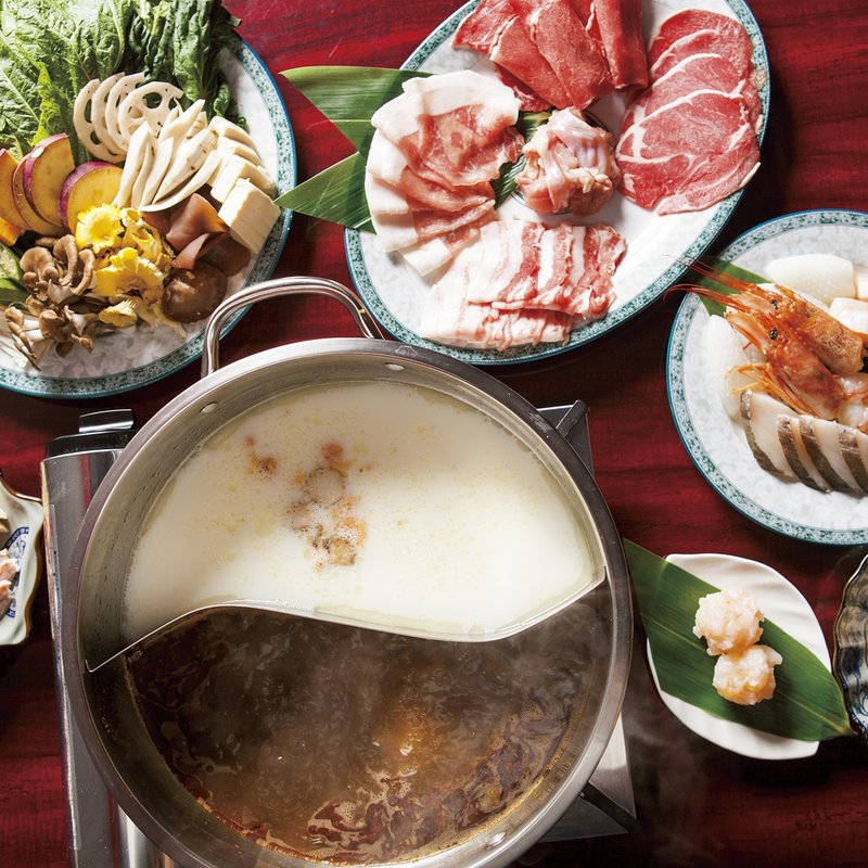 正宗四川二色火鍋コース(火鍋 三田)
