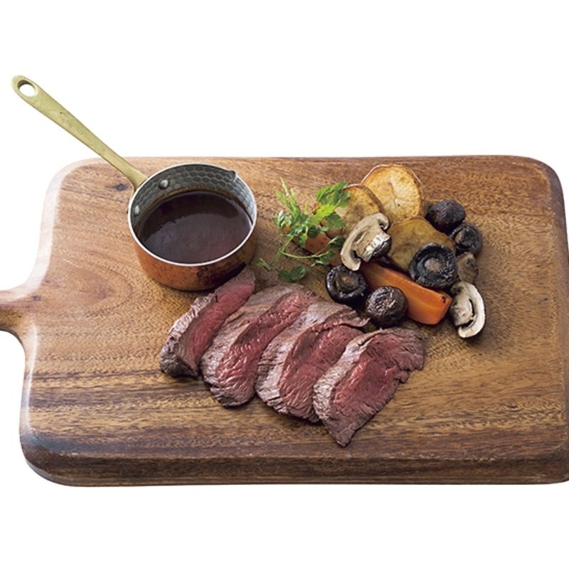 蝦夷鹿のロースト(100本のスプーン FUTAKOTAMAGAWA)