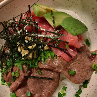 肉マグロ丼(鯛ラーメンと馬乃米 合川店)