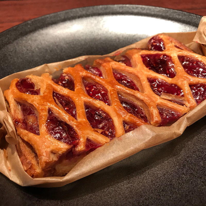 ラズベリーのクロワッサン(ポワンタージュ （pointage）)