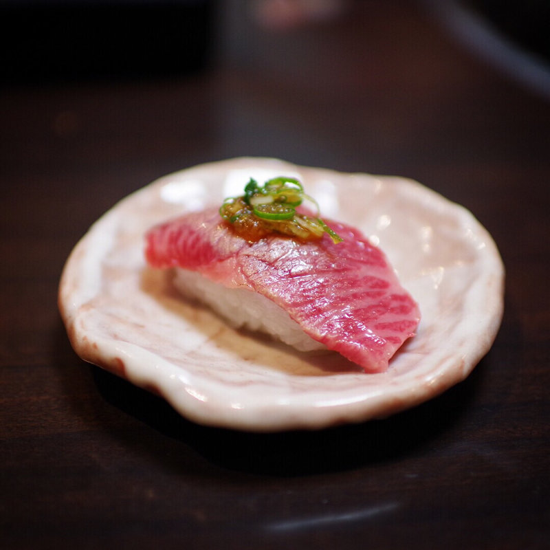 牛トロにぎり(伝心望 姫路本店)