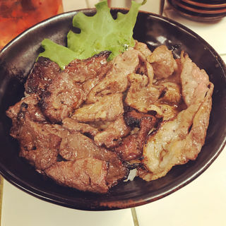 国産牛ハラミ焼肉丼(肉のヤマキ商店)