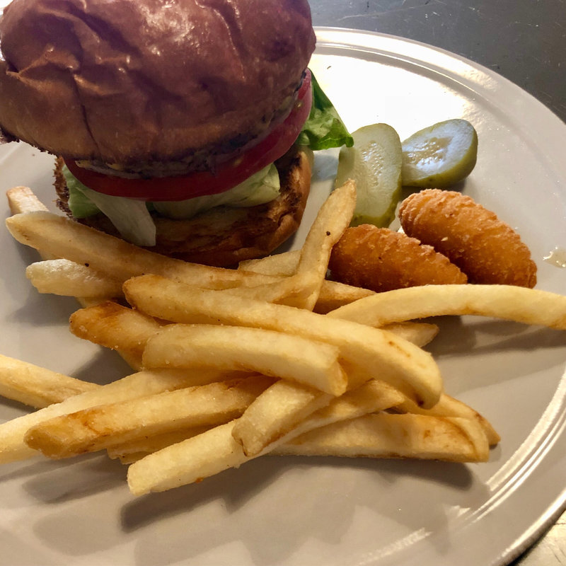 ベーシックバーガー（チェダーチーズトッピング）(THE BURGERS)