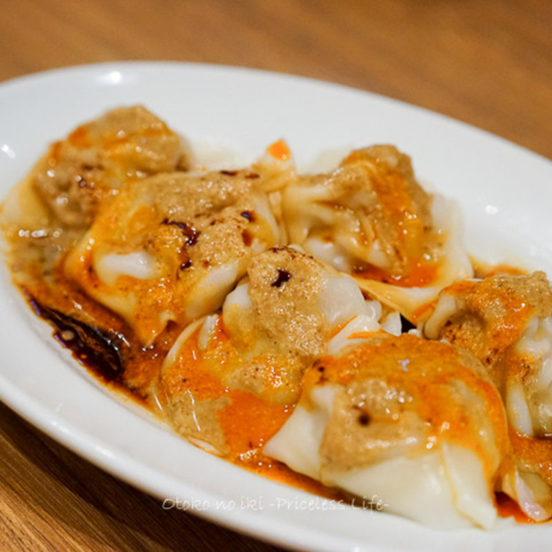 たっぷり胡麻の茹でワンタン(jiubar / ジュウバー)