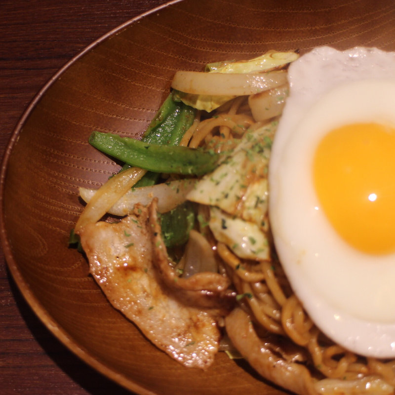 ソース焼きそば＋目玉焼きTP(やきそば じろ)